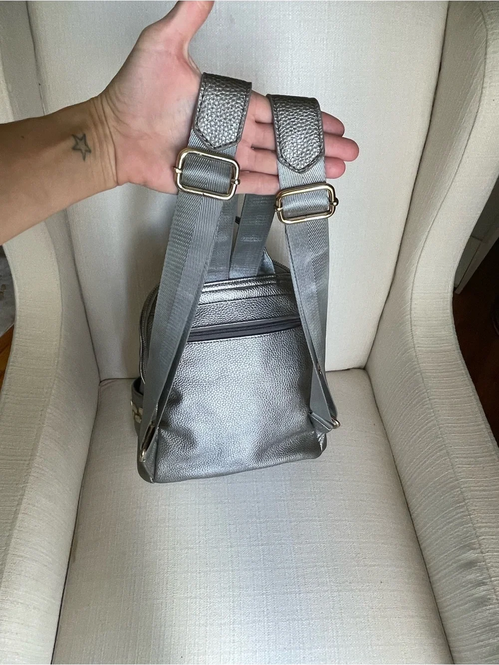 B.Lush sleek metallic